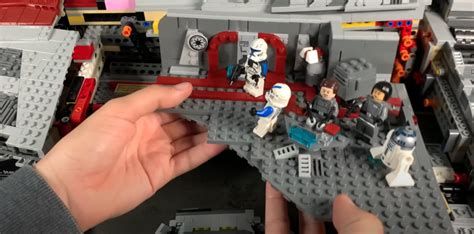 LEGO UCS Venator comes to life with custom interior build