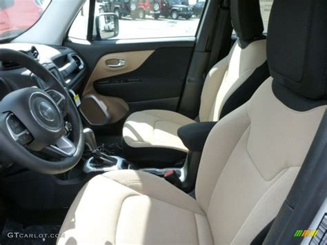 Black/Sandstorm Interior 2015 Jeep Renegade Latitude Photo #102450034 | GTCarLot.com