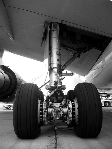 Landing Gear of an Airbus A330 | Landing gear, Passenger aircraft, Airplane wallpaper