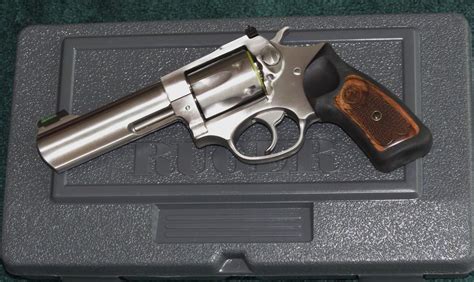 Ruger SP101 in 327 Federal Magnum : Revolvers