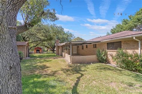 708 Arliss Dr, Woodway, TX 76712 | MLS# 209847 | Redfin