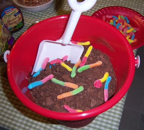 Worms in Dirt Party Dessert | Halloween food for party, Desserts ...