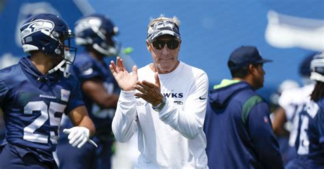 Field Gulls Podcast: Seahawks roster assessment on eve of cutdown day - Field Gulls