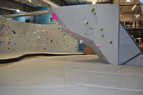 Mesa Rim Reno - Futurist Climbing