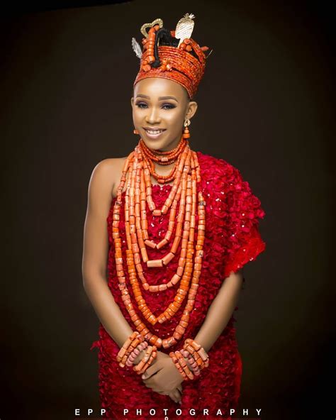 This Edo Beauty Look will Have You Queening on Your Big Day | African designers clothing ...