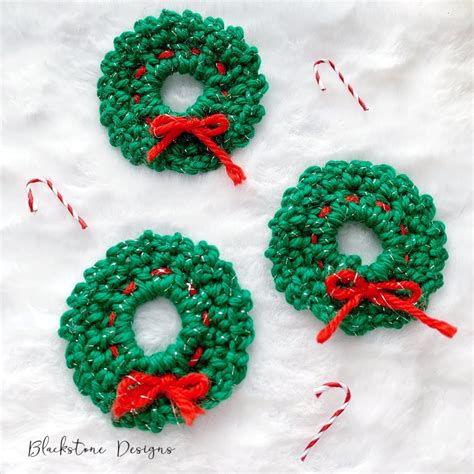 16 Cute & Free Crochet Christmas Ornament Patterns - Tiny Curl Crochet