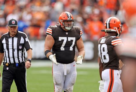 Browns guard Wyatt Teller questionable to return against Patriots with ...