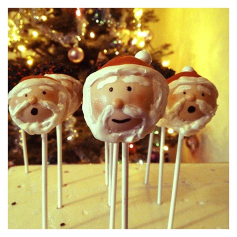 Santa Claus www.batterupllccupcakes.com | Cake pops, Cake, Desserts