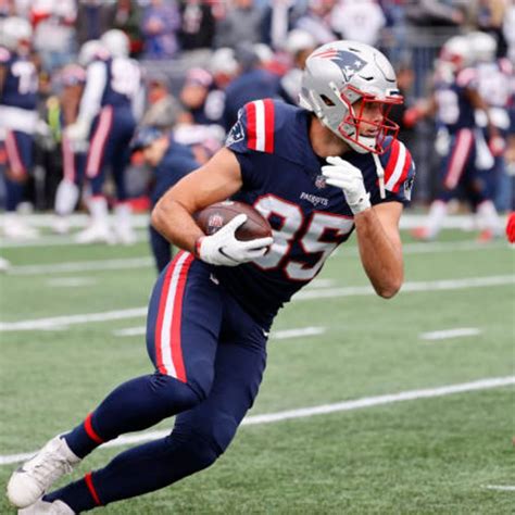 New England Patriots’ Hunter Henry Fantasy: TE NFL Data & Stats Speculations 2022 - yebscore.com