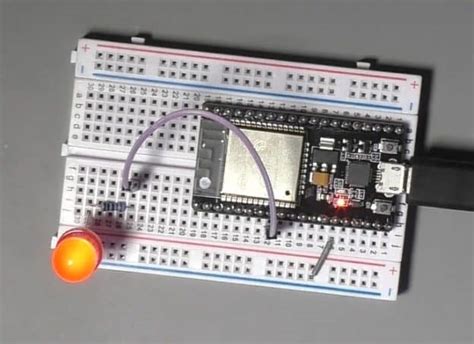 A simple ESP32 project: blink an LED with a digital output pin