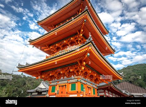 A japanese traditional temple in Kyoto, Japan Stock Photo - Alamy