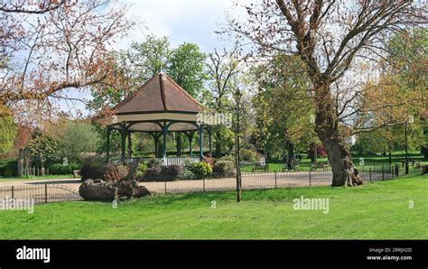 Ruskin Park, London SE15. Landscaped park and gardens on the border of Lambeth and Southwark ...