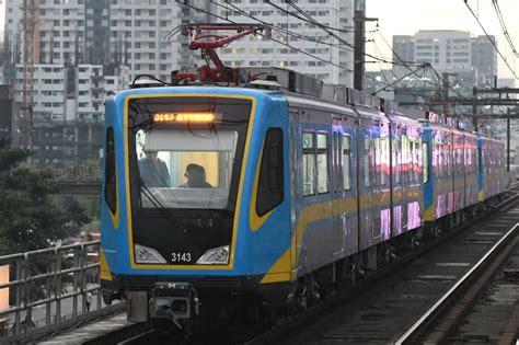 Unused Dalian MRT-3 trains flagged by state auditors | ABS-CBN News