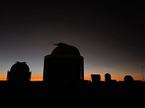 The first telescopes to arrive at the Sutherland Observatory – SAAO Newsletters