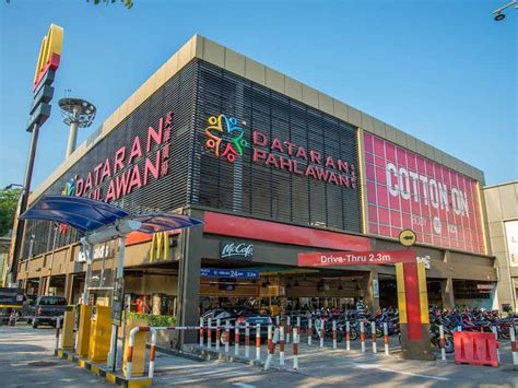 Top Three Shopping Malls in Melaka (Malacca)