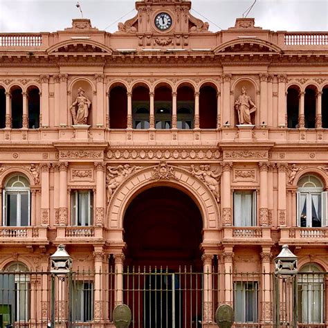 La Casa Rosada | Accidentally Wes Anderson