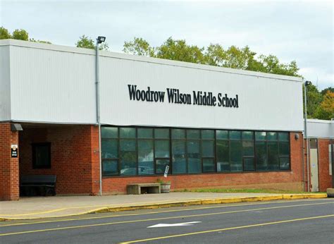 Crisis averted for $87.35 million Middletown middle school project