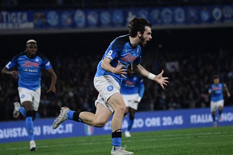 Kvaratskhelia channels Maradona as Napoli eye Champions League last eight