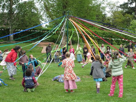 Maypole Dancing | shawsseasonalliving