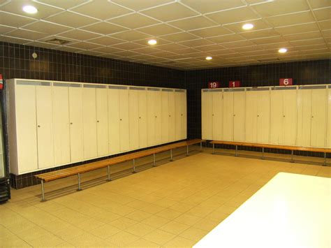 File:Camp nou old locker room.jpg - Wikimedia Commons