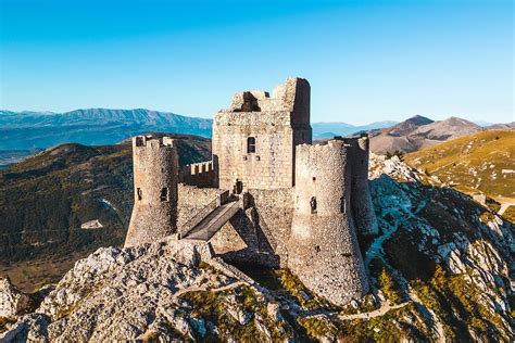 Rocca Calascio: explore an abandoned fortress in Abruzzo (2023)