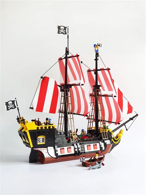 Lego Ideas 21322 Pirates of Barracuda Bay https://www.flickr.com/photos ...