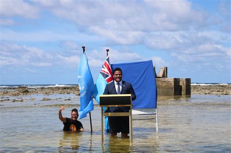 Sinking Tuvalu laments watered-down U.N. Glasgow climate pact - The Japan Times