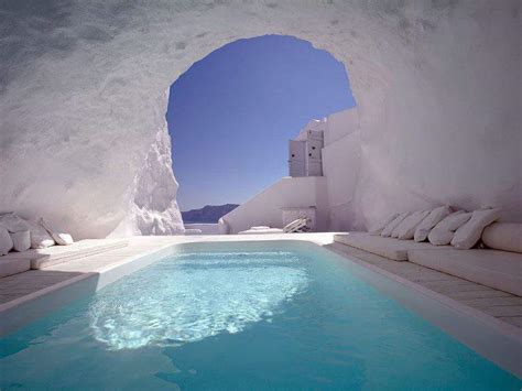 The Best Cave Hotels in Santorini