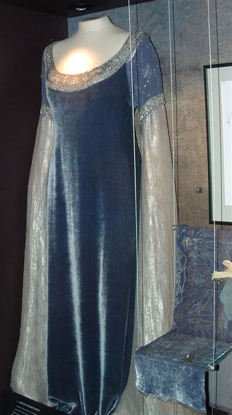 Movie costume inspiration | Arwen costume, Arwen dress, Scene dress