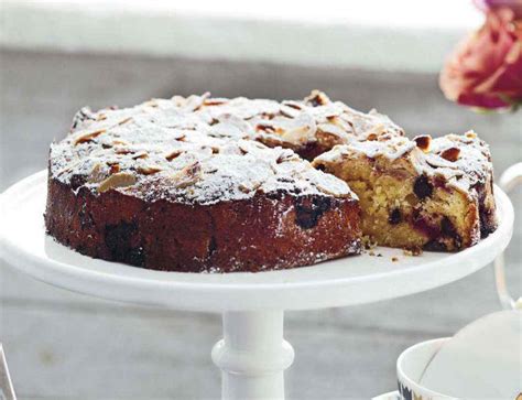 Easy Food Recipes and Cooking: Raspberry, Chocolate and Almond Tea Cake