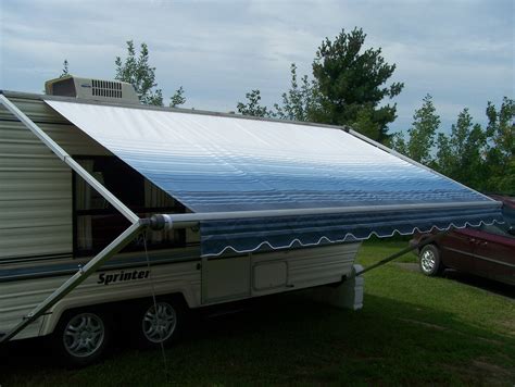 ROLLUP AWNING, COMPLETE - 21' x 8'