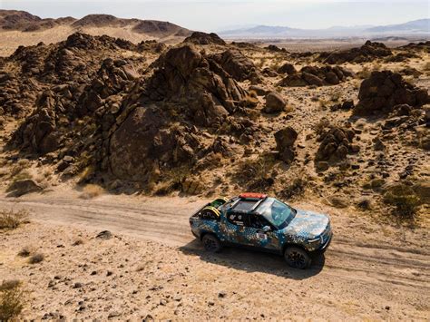 Here's the Rivian R1T electric pickup truck in action off-road - CNET