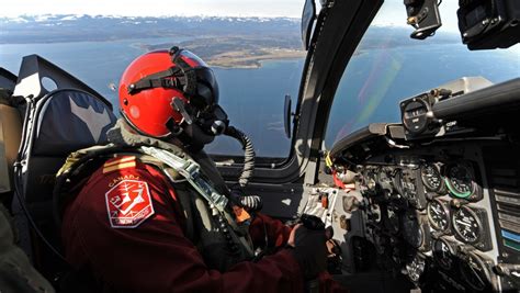 Canadian Forces Snowbirds aim for Vancouver Island flyover this weekend | CTV News