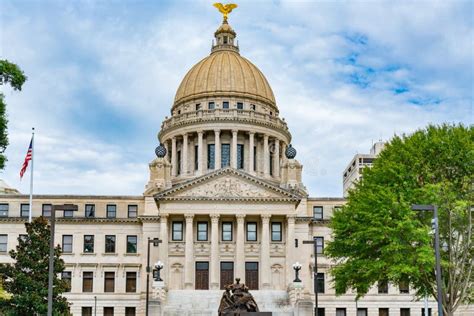 Dome of the Mississippi State Capitol Building Stock Image - Image of mississippi, downtown ...