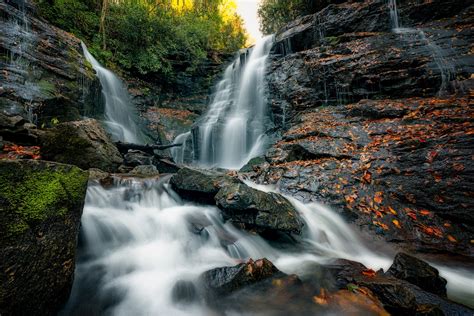 10 Classic Waterfall Hikes in Western North Carolina - Go Outside ...