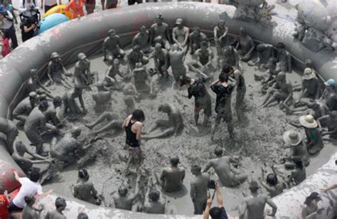 AMAZING THING IN THE WORLD: Amazing mud festival