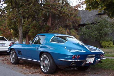 Old Parked Cars Vancouver: 1967 Chevrolet Corvette Stingray