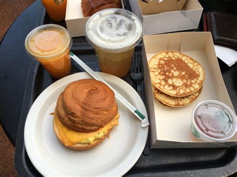 Review: Starbucks Breakfast Menu at Disneyland Paris - Travel to the Magic