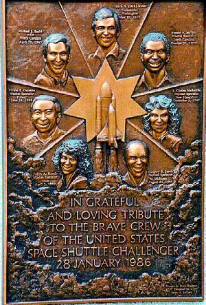 Space Shuttle Challenger Memorial ( - 1986) - Find A Grave Photos | Space shuttle challenger ...