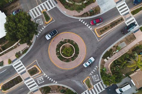 Pemco: How to drive in a roundabout