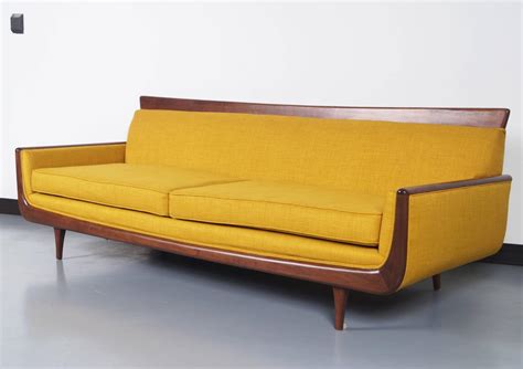 Mid-Century Modern Walnut Sofa at 1stdibs