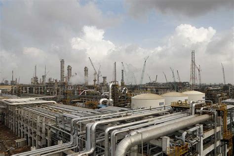 Jamnagar Oil Refinery Becomes World's Largest Hub - Bechtel