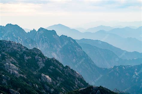 Premium Photo | Beautiful scenery in mount huangshan, china