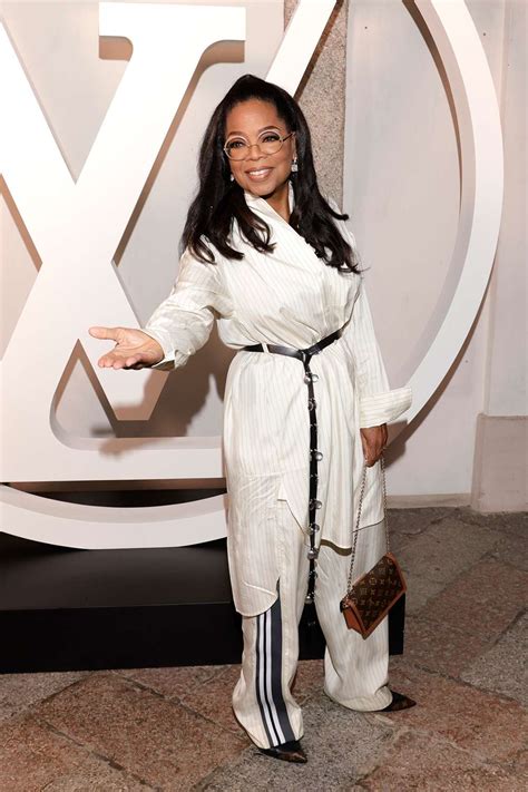 Oprah Winfrey Is Making a Case for Oversized Button-Down Shirts