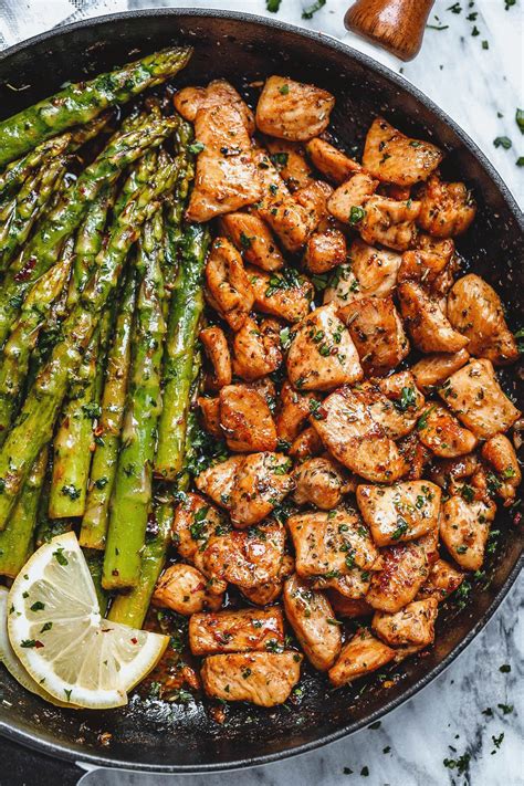 Garlic Butter Chicken Bites and Lemon Asparagus - #chicken #recipe #eatwell101 - So much flavor ...