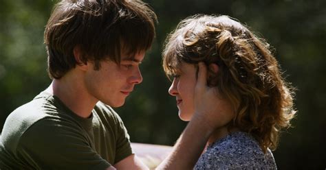 Why Jonathan & Nancy In 'Stranger Things 3' Make A Great Couple — And A Great Team