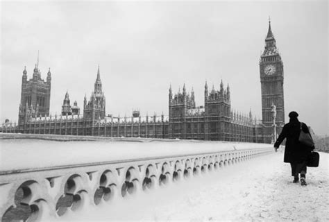 Snow in London Big Ben wallpapers and images - wallpapers, pictures, photos