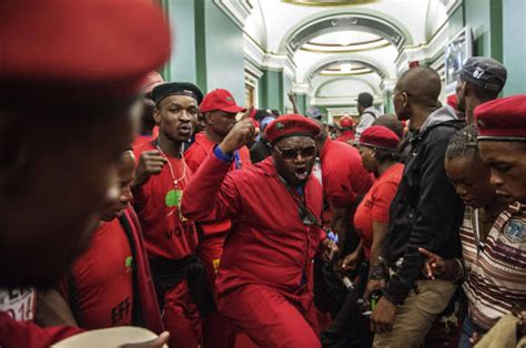 “Pay back the money”, EFF members tell Zuma