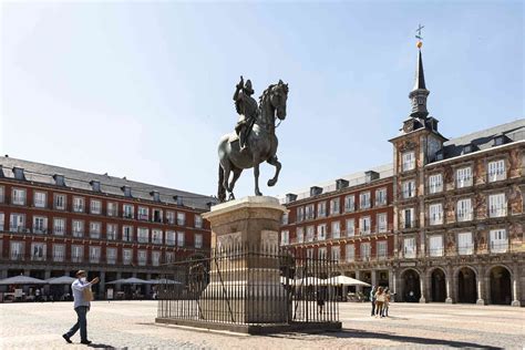 Madrid’s Plaza Mayor: The Complete Guide