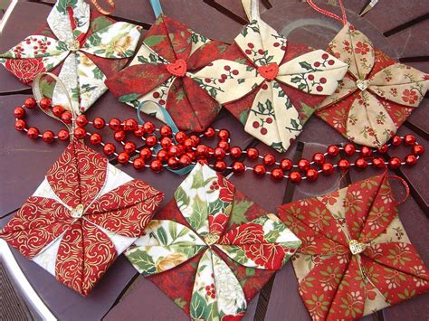 22 Farbic Christmas Ornament Tutorials